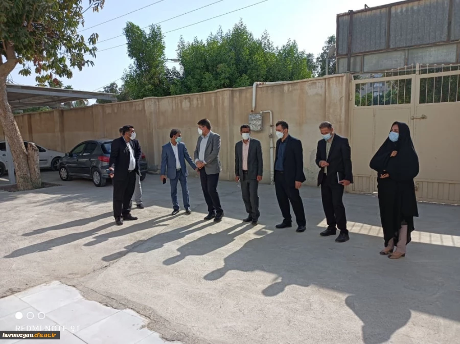 بازدید دکتر مصلحی مدیرکل طرح و برنامه دانشگاه فرهنگیان از پروژه های عمرانی دانشگاه فرهنگیان هرمزگان 10