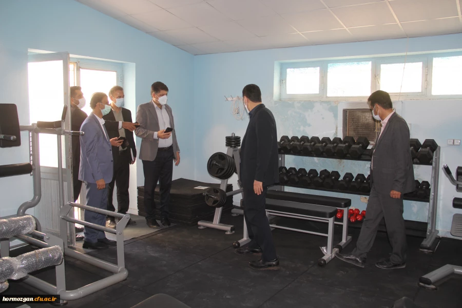 بازدید دکتر مصلحی مدیرکل طرح و برنامه دانشگاه فرهنگیان از پروژه های عمرانی دانشگاه فرهنگیان هرمزگان 8