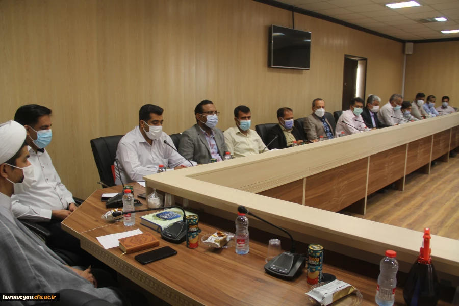 نشست صمیمی مدیریت دانشگاه فرهنگیان هرمزگان با کارکنان اداری و خدماتی 5