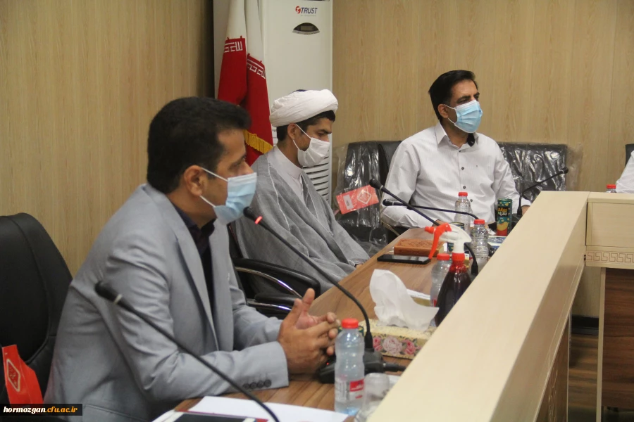 نشست صمیمی مدیریت دانشگاه فرهنگیان هرمزگان با کارکنان اداری و خدماتی 7