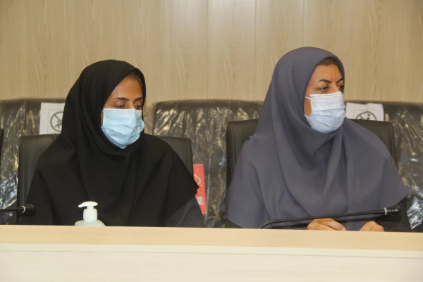 همزمان با ولادت با سعادت حضرت زهرا (س) آیین تجلیل از بانوان همکار دانشگاه فرهنگیان برگزار شد. 2