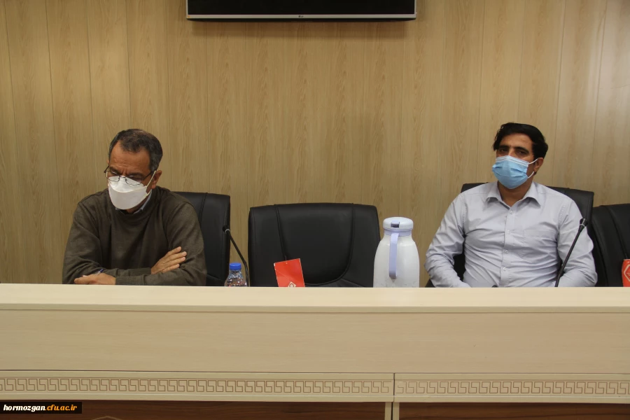 همزمان با ولادت با سعادت حضرت زهرا (س) آیین تجلیل از بانوان همکار دانشگاه فرهنگیان برگزار شد. 2