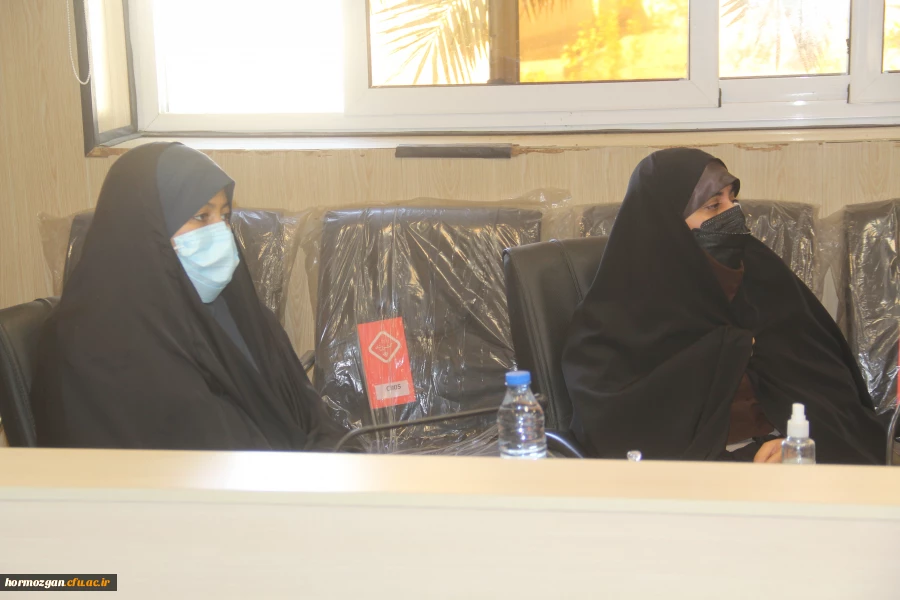 همزمان با ولادت با سعادت حضرت زهرا (س) آیین تجلیل از بانوان همکار دانشگاه فرهنگیان برگزار شد. 2