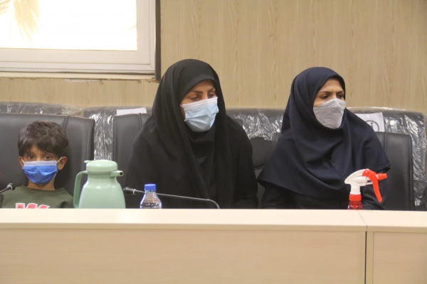 همزمان با ولادت با سعادت حضرت زهرا (س) آیین تجلیل از بانوان همکار دانشگاه فرهنگیان برگزار شد. 2