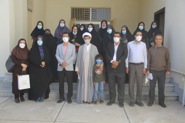 همزمان با ولادت با سعادت حضرت زهرا (س) آیین تجلیل از بانوان همکار دانشگاه فرهنگیان برگزار شد. 2