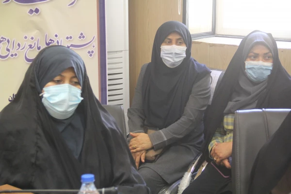 همزمان با ولادت با سعادت حضرت زهرا (س) آیین تجلیل از بانوان همکار دانشگاه فرهنگیان برگزار شد. 2