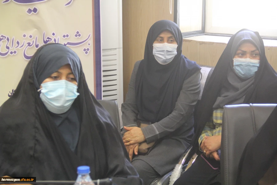 همزمان با ولادت با سعادت حضرت زهرا (س) آیین تجلیل از بانوان همکار دانشگاه فرهنگیان برگزار شد. 2