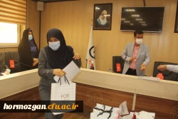 همزمان با ولادت با سعادت حضرت زهرا (س) آیین تجلیل از بانوان همکار دانشگاه فرهنگیان برگزار شد. 2