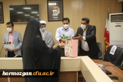 همزمان با ولادت با سعادت حضرت زهرا (س) آیین تجلیل از بانوان همکار دانشگاه فرهنگیان برگزار شد. 5