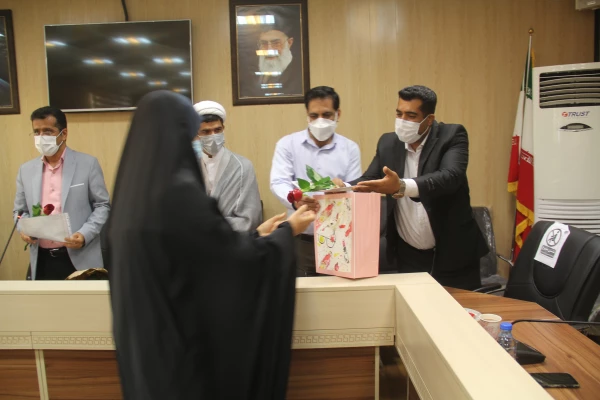 همزمان با ولادت با سعادت حضرت زهرا (س) آیین تجلیل از بانوان همکار دانشگاه فرهنگیان برگزار شد. 5