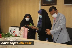 همزمان با ولادت با سعادت حضرت زهرا (س) آیین تجلیل از بانوان همکار دانشگاه فرهنگیان برگزار شد. 6