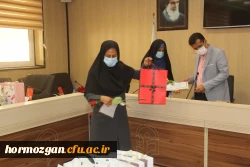 همزمان با ولادت با سعادت حضرت زهرا (س) آیین تجلیل از بانوان همکار دانشگاه فرهنگیان برگزار شد. 9