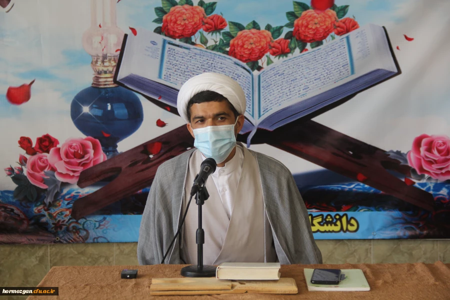 به مناسبت دهه فجر انقلاب اسلامی ، کرسی تلاوت قرآن کریم برگزار شد. 5