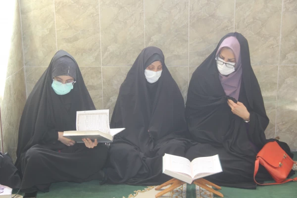 به مناسبت دهه فجر انقلاب اسلامی ، کرسی تلاوت قرآن کریم برگزار شد. 9