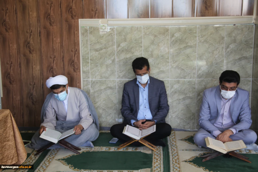 به مناسبت دهه فجر انقلاب اسلامی ، کرسی تلاوت قرآن کریم برگزار شد. 11