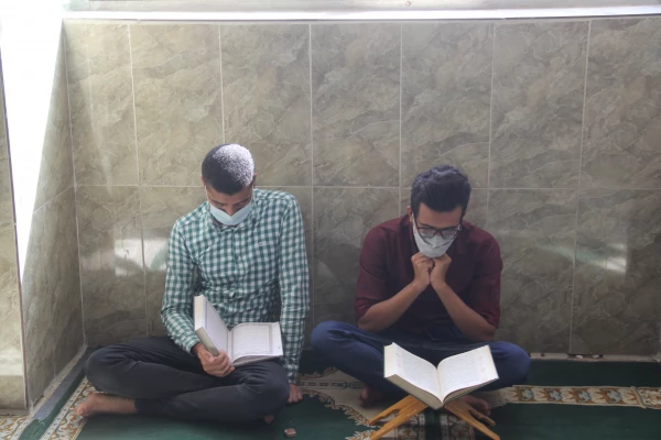 به مناسبت دهه فجر انقلاب اسلامی ، کرسی تلاوت قرآن کریم برگزار شد. 19