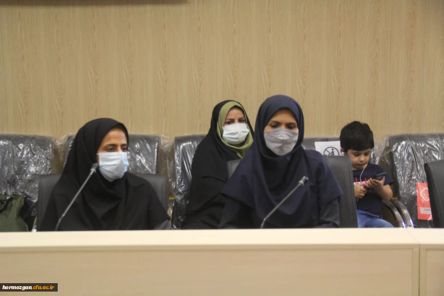 نشست تقدیر از زحمات و خدمات همکاران دانشگاه فرهنگیان هرمزگان در سال 1400 5