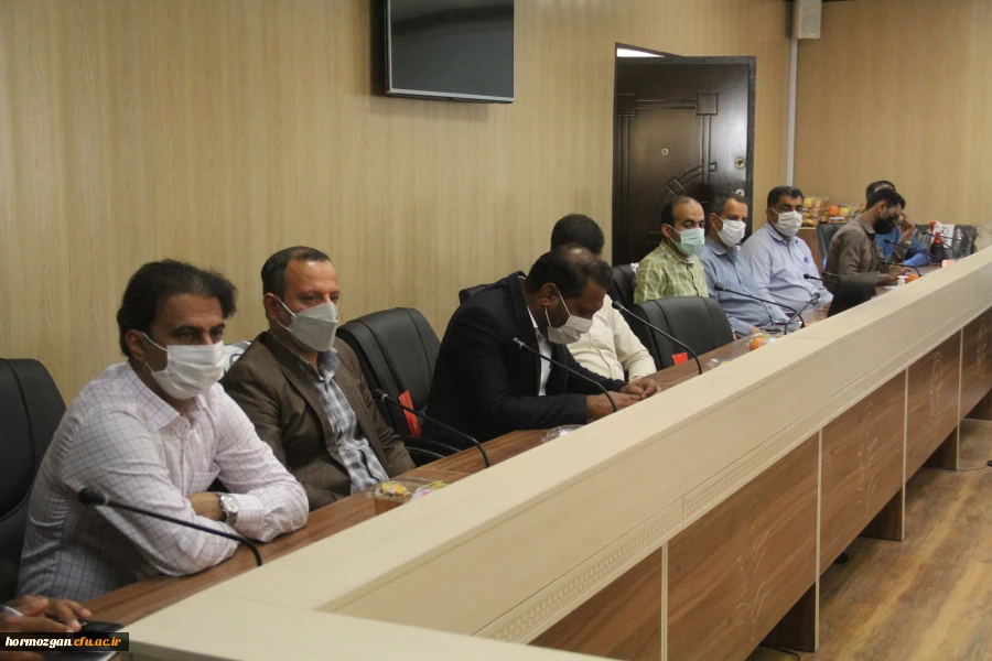 نشست تقدیر از زحمات و خدمات همکاران دانشگاه فرهنگیان هرمزگان در سال 1400 7