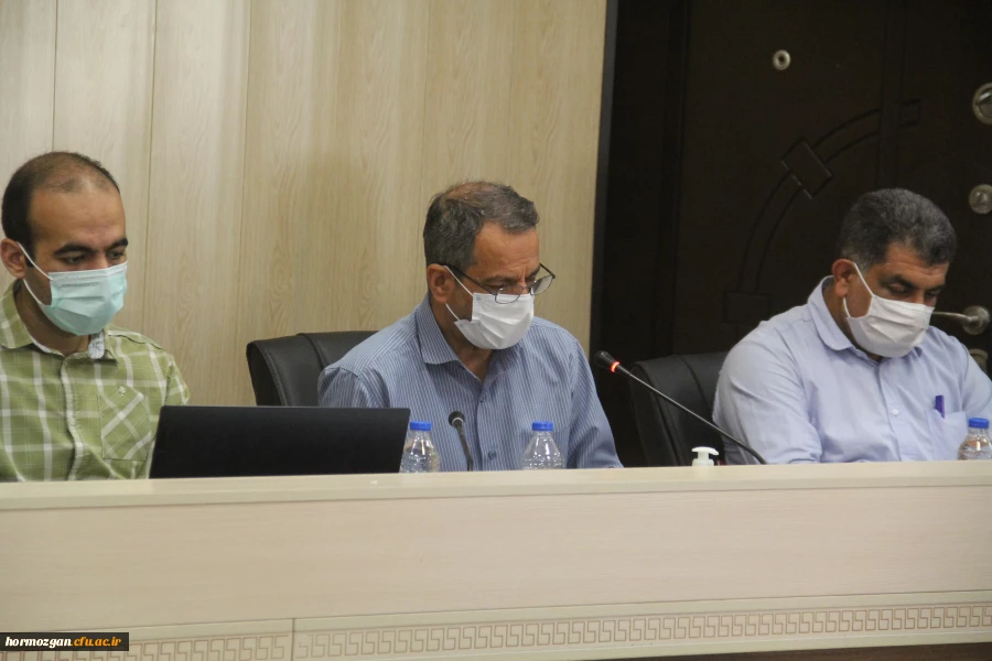 نشست تقدیر از زحمات و خدمات همکاران دانشگاه فرهنگیان هرمزگان در سال 1400 10