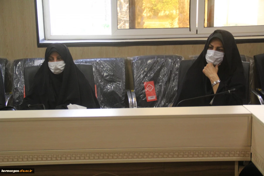 نشست تقدیر از زحمات و خدمات همکاران دانشگاه فرهنگیان هرمزگان در سال 1400 14