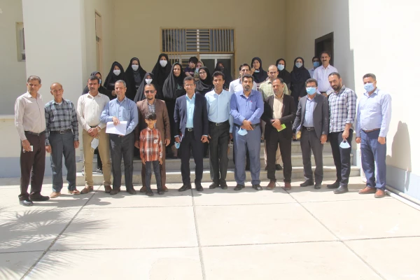 نشست تقدیر از زحمات و خدمات همکاران دانشگاه فرهنگیان هرمزگان در سال 1400 4