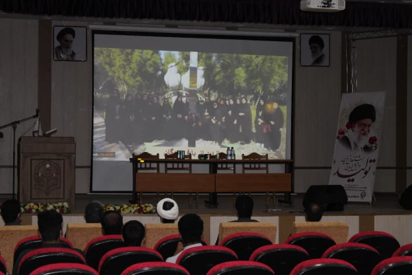 نشست صمیمی حضوری مدیریت امور پردیس های استان هرمزگان  با دانشجومعلمان 8