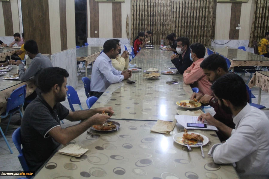 حضور سرپرست مدیریت امورپردیس های استان هرمزگان در جمع دانشجویان ساکن در سراهای دانشجویی پردیس شهید بهشتی 5