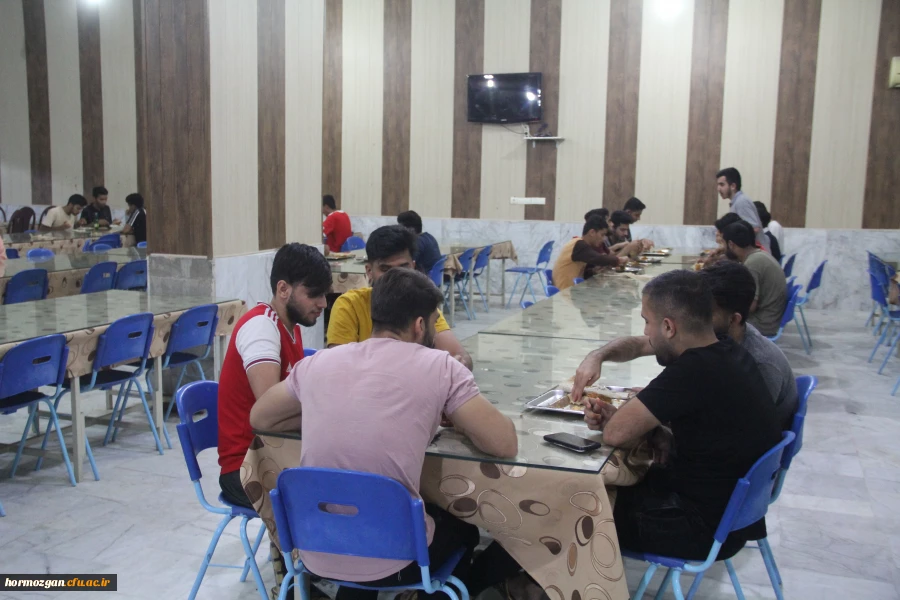 حضور سرپرست مدیریت امورپردیس های استان هرمزگان در جمع دانشجویان ساکن در سراهای دانشجویی پردیس شهید بهشتی 6