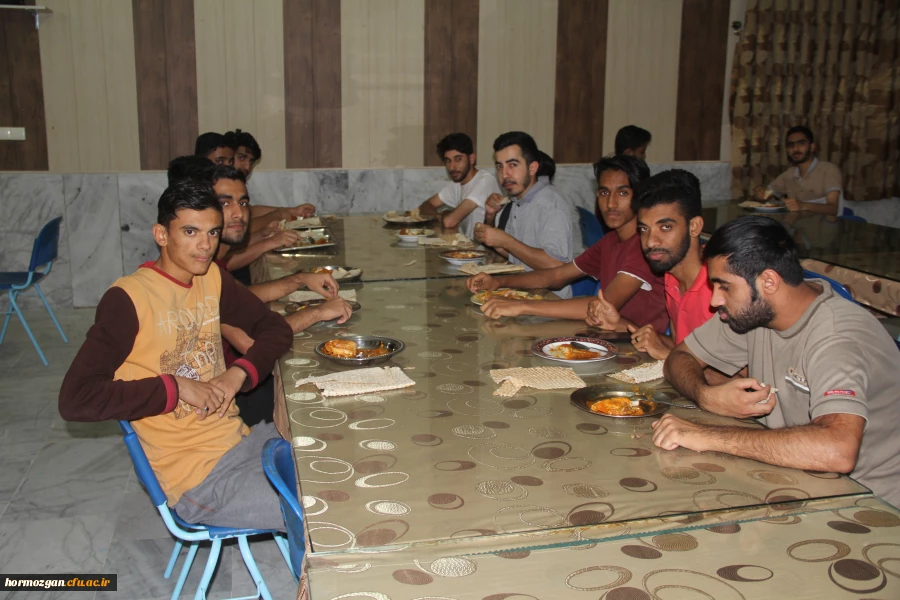 حضور سرپرست مدیریت امورپردیس های استان هرمزگان در جمع دانشجویان ساکن در سراهای دانشجویی پردیس شهید بهشتی 7