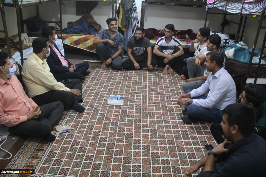 حضور سرپرست مدیریت امورپردیس های استان هرمزگان در جمع دانشجویان ساکن در سراهای دانشجویی پردیس شهید بهشتی 10