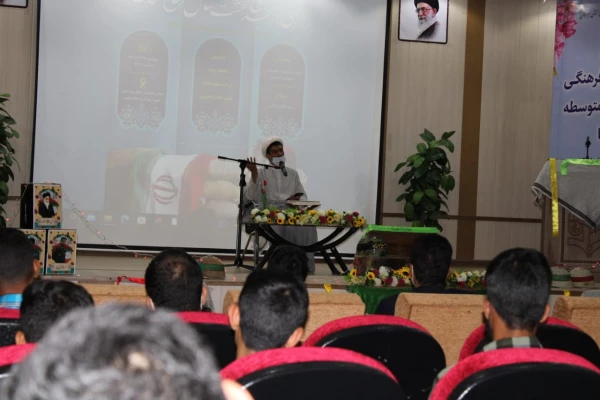 نشست شبی با شهدای دفاع مقدس در دانشگاه فرهنگیان هرمزگان برگزار شد. 3