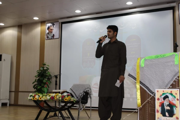 نشست شبی با شهدای دفاع مقدس در دانشگاه فرهنگیان هرمزگان برگزار شد. 6