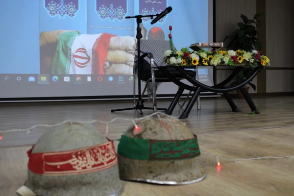 نشست شبی با شهدای دفاع مقدس در دانشگاه فرهنگیان هرمزگان برگزار شد. 7