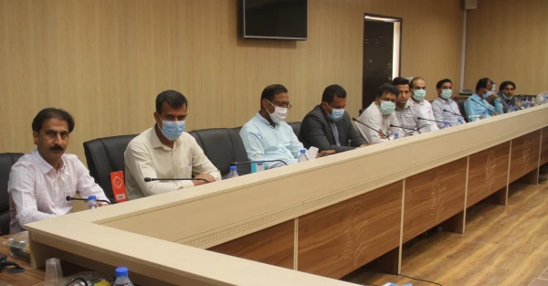 تجلیل از همکاران بازنشسته سال 1400 و 1401  دانشگاه فرهنگیان هرمزگان 8