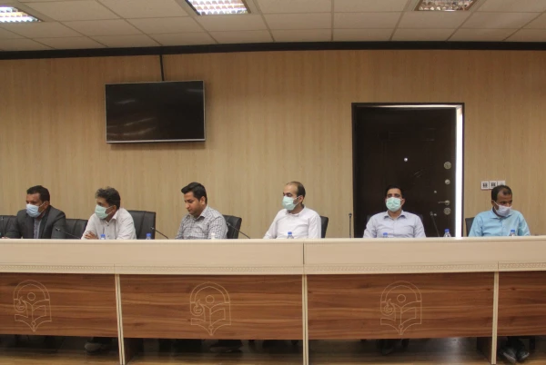 تجلیل از همکاران بازنشسته سال 1400 و 1401  دانشگاه فرهنگیان هرمزگان 13