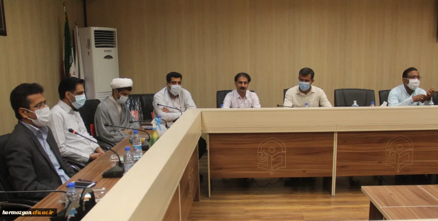 تجلیل از همکاران بازنشسته سال 1400 و 1401  دانشگاه فرهنگیان هرمزگان 15