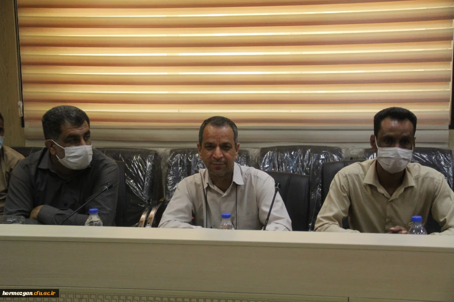 تجلیل از همکاران بازنشسته سال 1400 و 1401  دانشگاه فرهنگیان هرمزگان 14