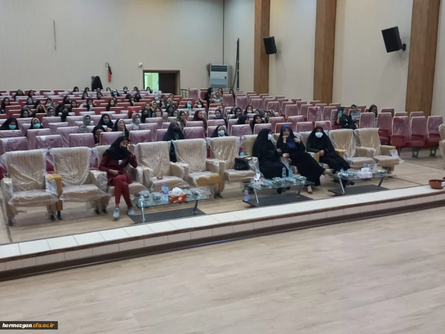 مراسم گرامیداشت هفته سراهای دانشجویی در پردیس فاطمه الزهرا(س)بندرعباس 3