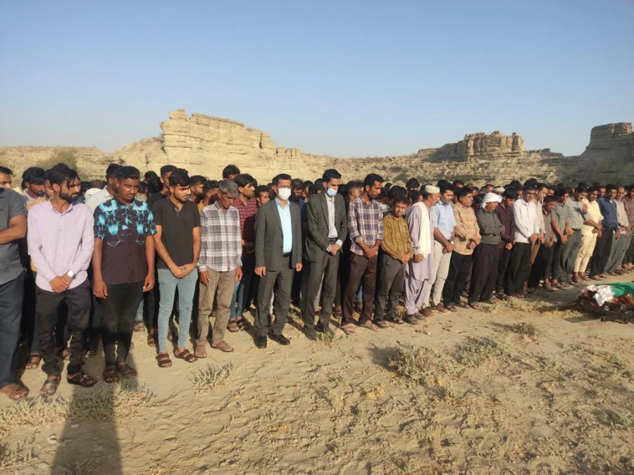 مراسم تشییع پیکر دانشجو معلم علی پازتاریان ورودی ٩٧ علوم تربیتی دانشگاه فرهنگیان هرمزگان 3