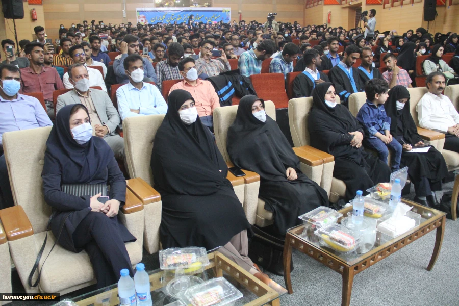 هفتمین آیین دانش آموختگی دانشجویان دانشگاه فرهنگیان هرمزگان برگزارشد. 24