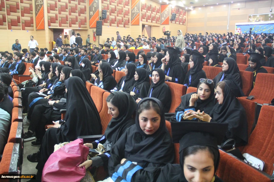 هفتمین آیین دانش آموختگی دانشجویان دانشگاه فرهنگیان هرمزگان برگزارشد. 25