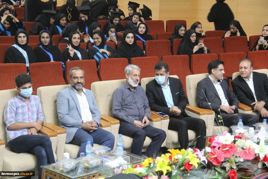 هفتمین آیین دانش آموختگی دانشجویان دانشگاه فرهنگیان هرمزگان برگزارشد. 10