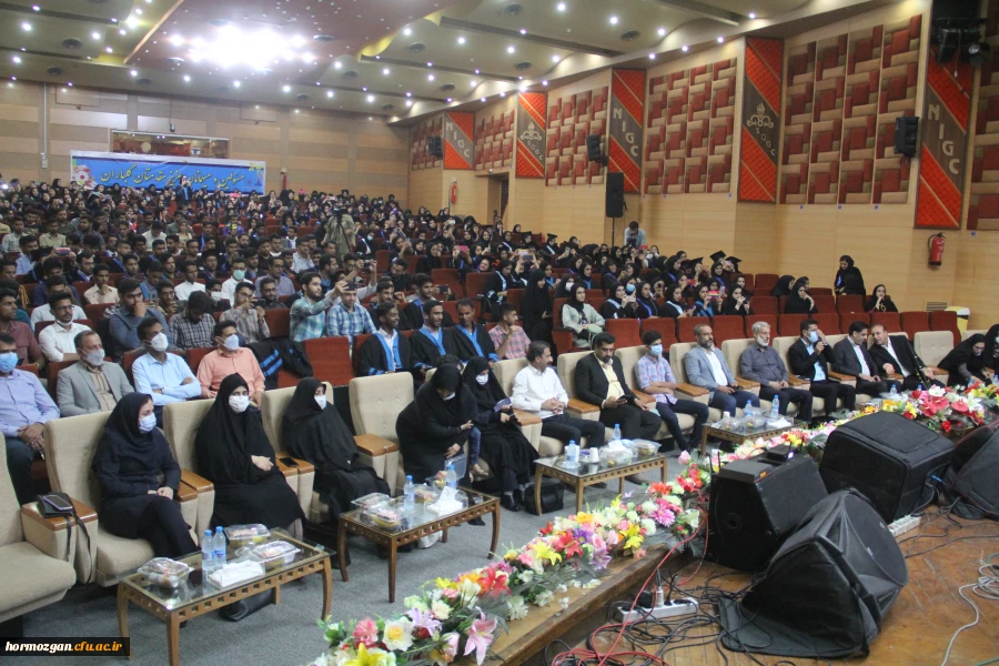 هفتمین آیین دانش آموختگی دانشجویان دانشگاه فرهنگیان هرمزگان برگزارشد. 11