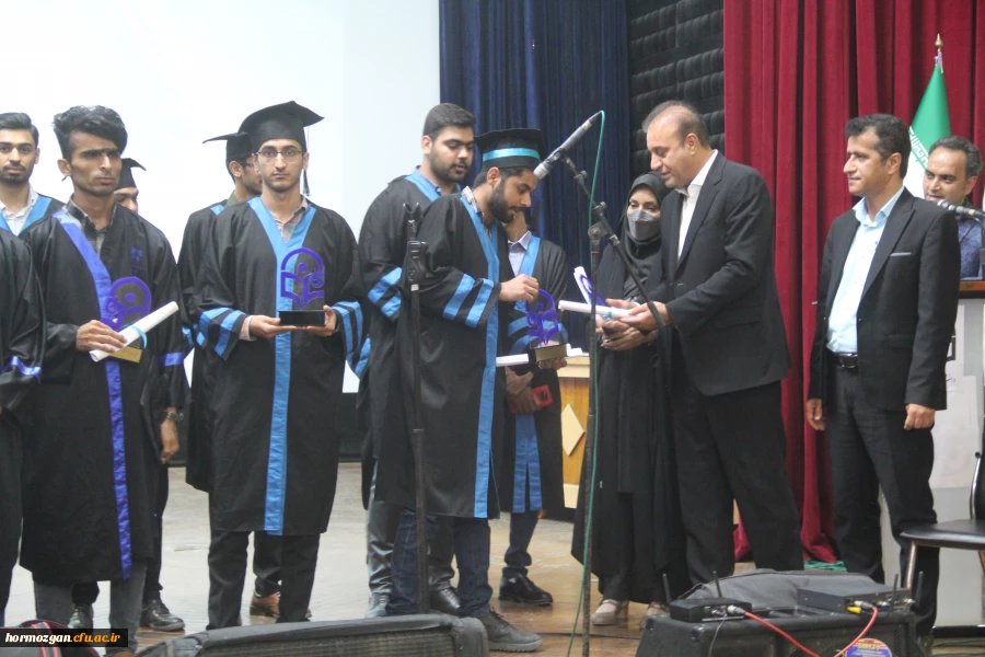 هفتمین آیین دانش آموختگی دانشجویان دانشگاه فرهنگیان هرمزگان برگزارشد. 31