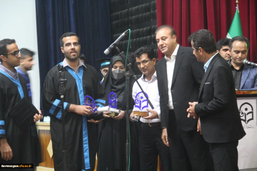 هفتمین آیین دانش آموختگی دانشجویان دانشگاه فرهنگیان هرمزگان برگزارشد. 33