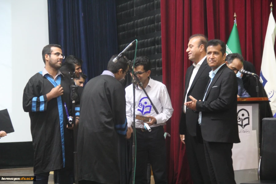 هفتمین آیین دانش آموختگی دانشجویان دانشگاه فرهنگیان هرمزگان برگزارشد. 34