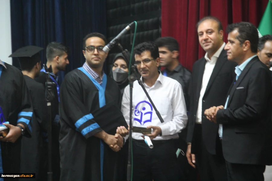 هفتمین آیین دانش آموختگی دانشجویان دانشگاه فرهنگیان هرمزگان برگزارشد. 35