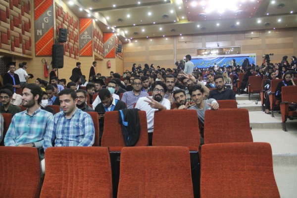 هفتمین آیین دانش آموختگی دانشجویان دانشگاه فرهنگیان هرمزگان برگزارشد. 27