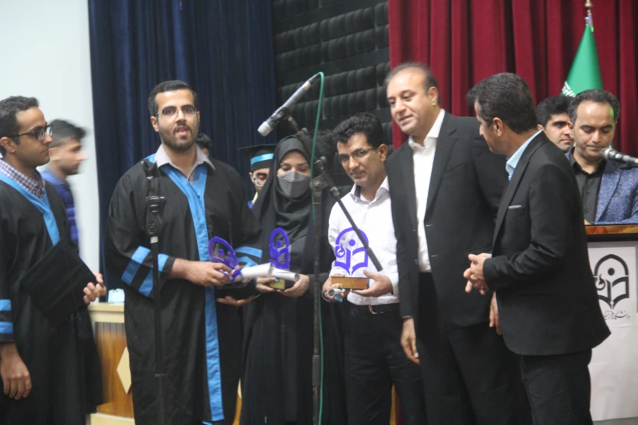 هفتمین آیین دانش آموختگی دانشجویان دانشگاه فرهنگیان هرمزگان برگزارشد. 39