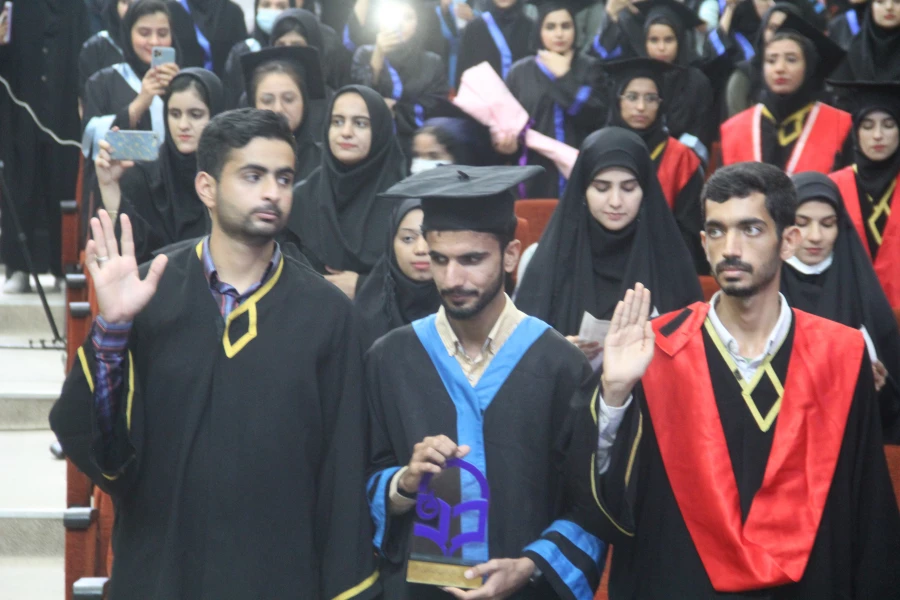 هفتمین آیین دانش آموختگی دانشجویان دانشگاه فرهنگیان هرمزگان برگزارشد. 45